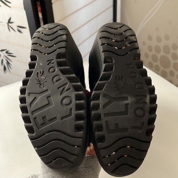 Fly London 4” wedged booties sz 37 or 6.5 - Picture 3 of 11